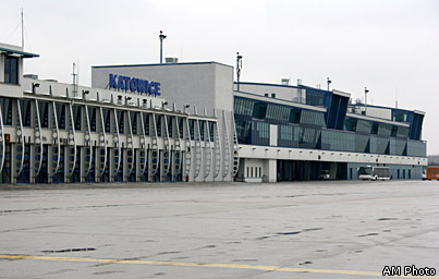  IATA | ICAO: KTW/EPKT Międzynarodowy Port Lotniczy Katowice-Pyrzowice    . Katowice-Pyrzowice Airport