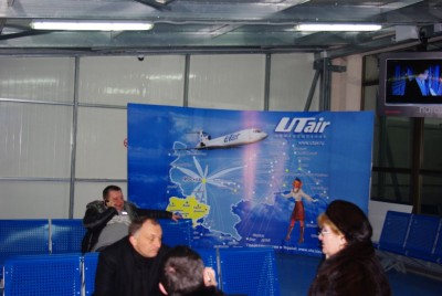IMGP8262.JPG (97.94 Кіб) Переглянуто 25676 разів Карта польотів UTAir у залі очікування