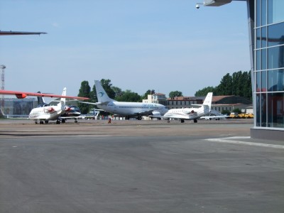 AIR ONIX ,  B 737-500 ( UR-KRD )
