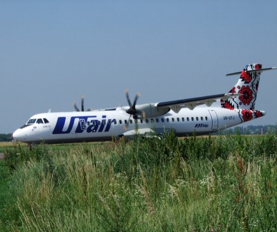 UTair Ukraine , ATR 72-500 ( UR-UTJ )