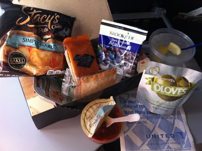 united_food_01_res.jpg (305.5 Кіб) Переглянуто 6910 разів Снек-бокс TAPAS на United Airlines
