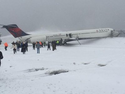 ht_delta_plane_kb_150305_4x3_992.jpg