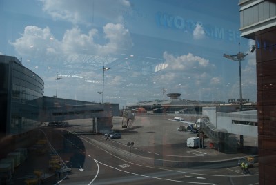 Vnukovo-209.jpg (615.5 Кіб) Переглянуто 28833 разів Видно кусочек армянина у гейта 03. Гейт 08 слева. Посадка с третьего этажа высадка на второй.