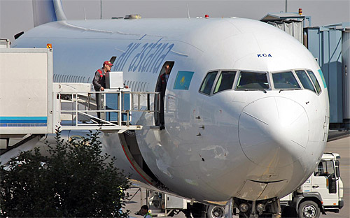 Boeing 767  Air Astana,      facebook 