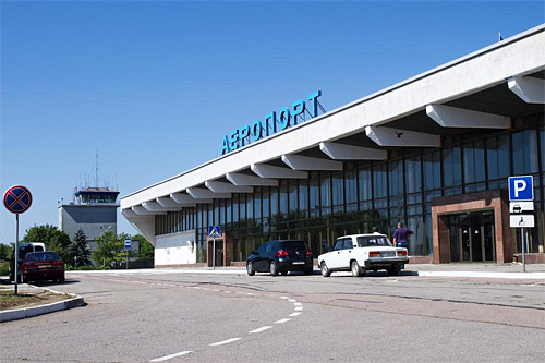 Авиакомпания Мотор Сич с 27 июля начнет выполнять рейсы из Херсона в Москву с частотой три раза в неделю, анонсировал в своем сообщении аэропорт Херсон.