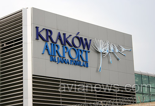 В 2008 году аэропорт Краков Балице сменил логотип. Новым символом авиапредприятия стали одуванчики.
