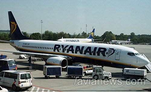 Авиакомпания Ryanair использует однотипный парк самолетов, который включает в себя только авиалайнеры Boeing 737-800 Next Generation. Все самолеты Ryanair получила новыми напрямую с завода американской компании Boeing.