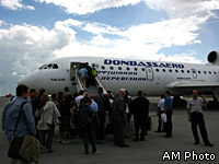 Посадка в самолет "Аэросвита" происходит достаточно медленно...