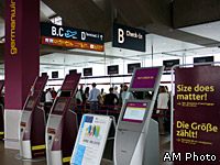 При вылете из Кельна Germanwings предлагает зарегистрироваться через киоск саморегистрации или через Интернет и не стоять в очереди.