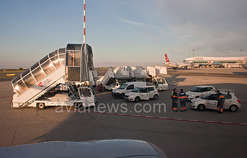 Ремонт двигателя Boeing 737-500 в аэропорту Прага