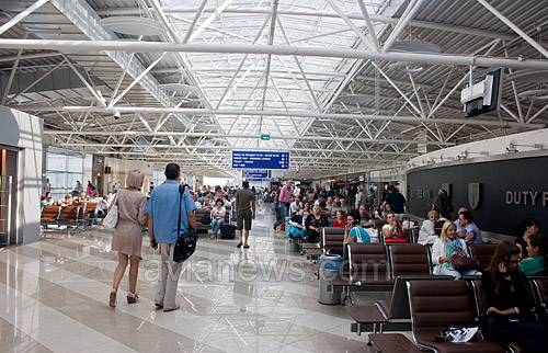 Магазин Duty Free в зале вылета, терминал F