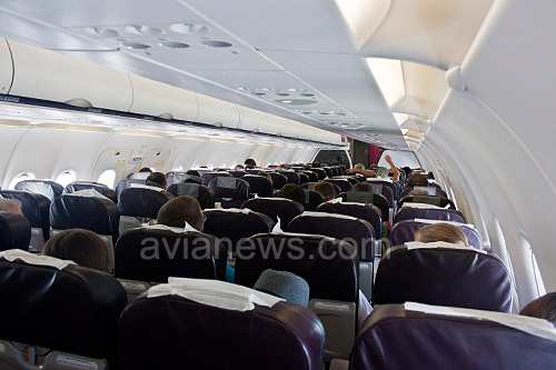 Салон самолета Airbus A320 Wizz Air