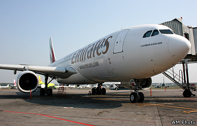 ^^ Самолет Airbus A330-200 авиакомпании Emirtes