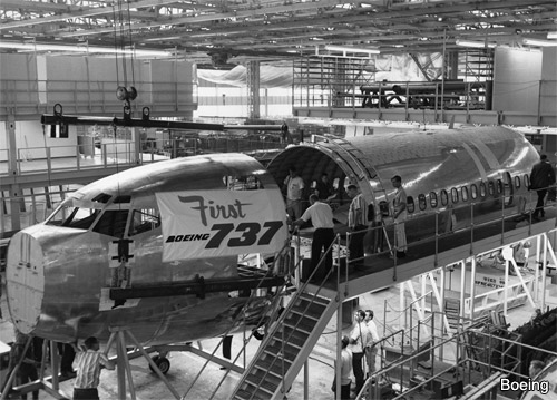 Boeing ведет производство первого 737
