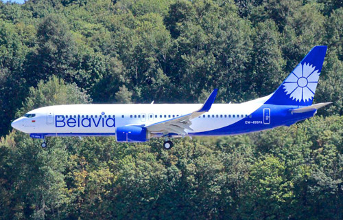 Самолет Boeing 737-800 в новой ливрее Белавиа