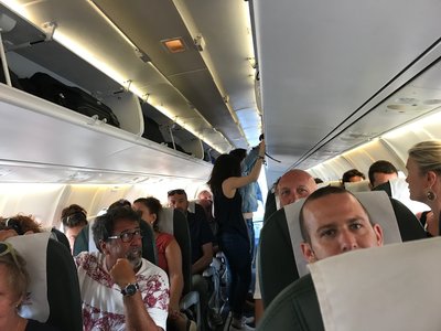салон ATR-42 Sky Express