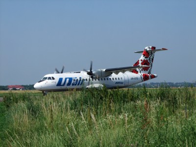 UTair Ukraine ,  ATR 42-300  (UR-UTD)
