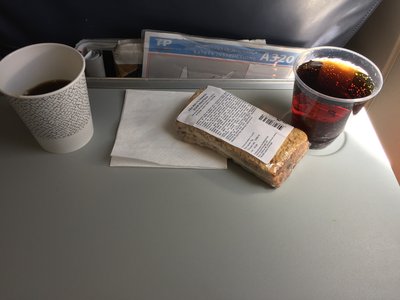 TAP Portugal из Понта Дельгады (Азоры) в Лиссабон, время в пути--2 часа.