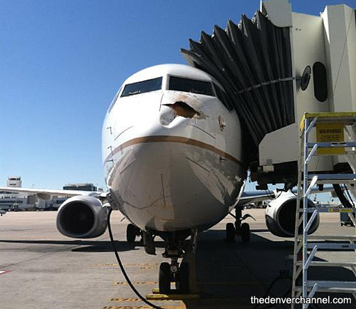  Boeing 737  United Airlines      -   .