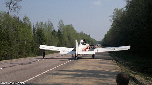 Самолет Piper-36 на трассе Тверь-Ржев