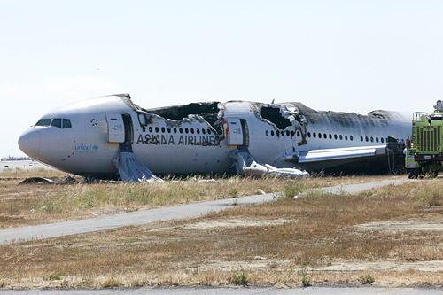      Boeing 777  Asiana Airlines  -