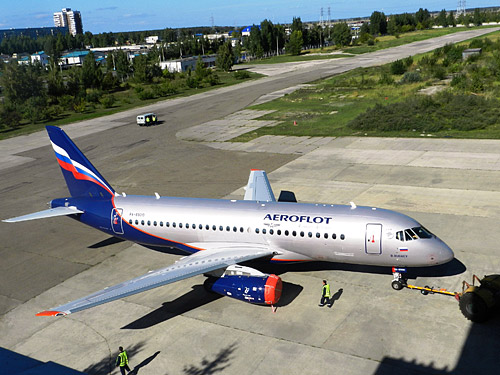 Компания Гражданские самолеты Сухого передала в Ульяновске авиакомпании Аэрофлот 10-й по счету самолет Sukhoi Superjet 100 (SSJ 100, Суперджет 100) с серийным номером 95018