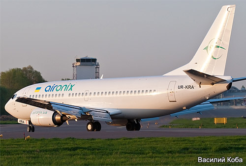 Boeing 737-300    UR-KRA Air Onix