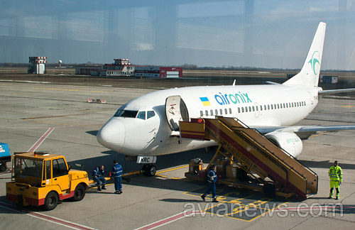  Air Onix    Boeing 737-500    UR-KRC