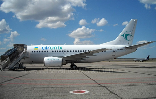        Boeing 737-500  Air Onix
