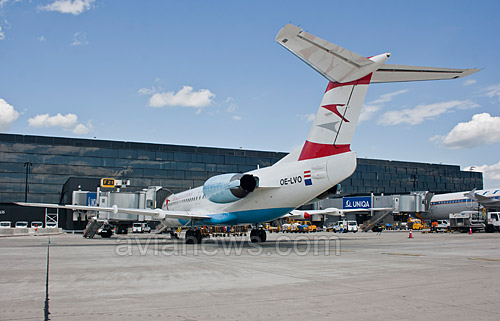 Fokker 100  Austrian Airlines  