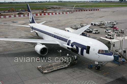 Boeing 767  LOT   