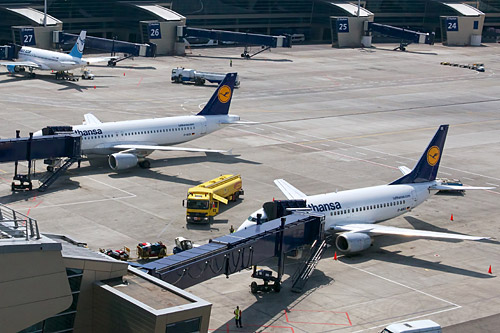 Самолеты авиакомпании Lufthansa в аэропорту Внуково фото
