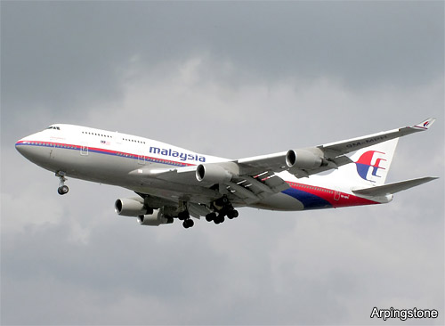  04:00 19      Boeing 747 Malaysia Airlines    ,       Boeing 777   .