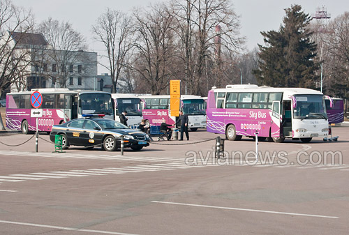 Автобусы из аэропорта Борисполь на Железнорожный вокзал Киева Skybus