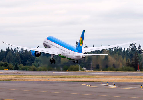 Взлет Boeing 787 Uzbekistan Airways