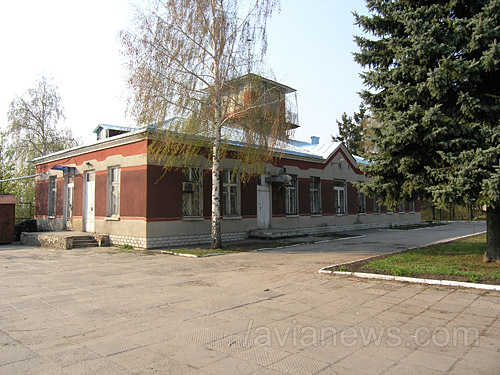 Аэровокзал и диспетчерская вышка, аэропорт Сумы