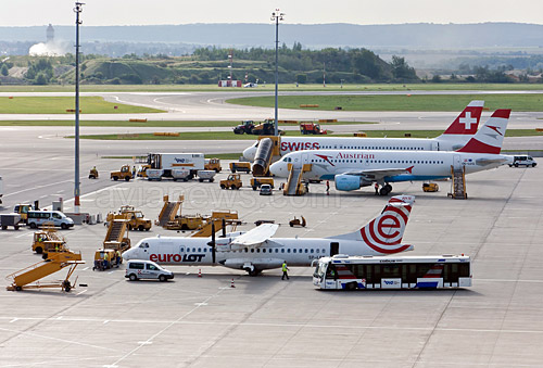 Airbus A320 Swiss Airlines, A319 Austrian Airlines  ATR-72 Eurolot