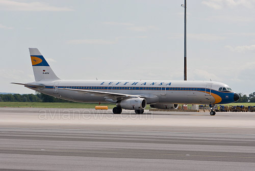 Airbus A321 авиакомпании Lufthansa в ретро-ливрее