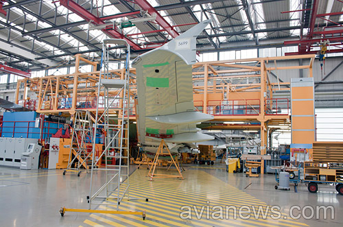 Установка крыла на самолет A321