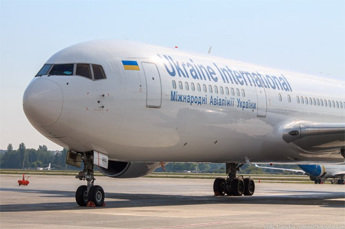 Boeing 767-300ER (UR-GEC) авиакомпании МАУ