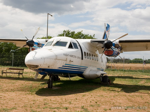  LET L-410 Turbolet
