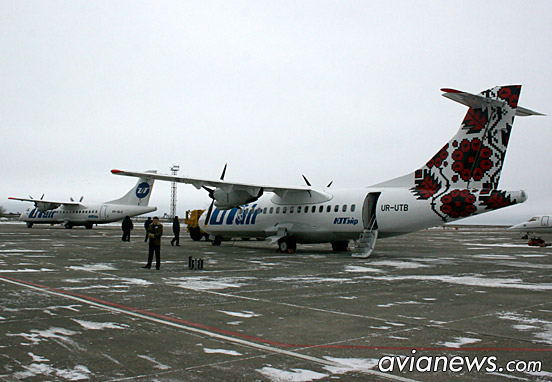 Братья одной крови: ATR-42-300 Utair Aviation и Utair Украина в Луганске. С 12 декабря Utair Aviation прекращает полеты в Луганск. Теперь на маршруте Луганск-Москва будет летать Utair Украина