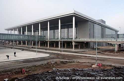 В заключительный день 2011 года avianews.com публикует самый свежий фоторепортаж со строительной площадки нового терминала в аэропорту Донецк.
