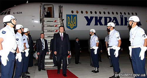 Ил-62 Украина. В 2011 году каждый зарубежный визит президента Украины Виктора Януковича в среднем обходился в 889 тыс. грн.