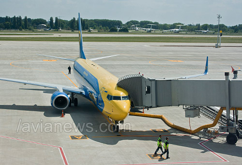 Авиакомпания АэроСвит получила напрямую с завода второй новый Boeing 737-800 Next Generation.