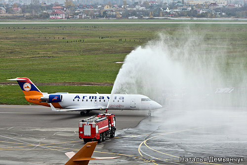      Bombardier CRJ 200    ()