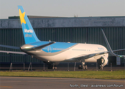 Boeing 767 Авиалиний Харькова без двигателей в аэропорту Варшавы