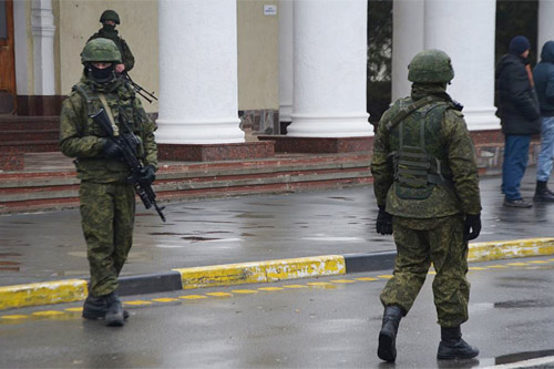Вооруженные военные заблокировали работу государственного предприятия Крымаэрорух, которое обеспечивает авиационную навигацию над территорией полуострова