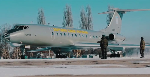 Четыре киевских видеографа сняли двухминутный видеоролик, в котором показали, на чем летают и чем живут украинские военные авиаторы