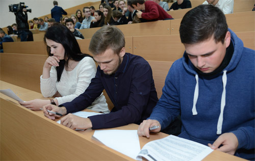 Студенты на первом этапе конкурса Авиатор 2016